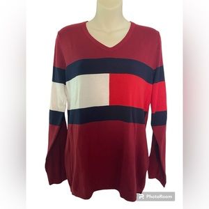 Tommy Hilfiger lightweight knit sweater. NWT size medium.